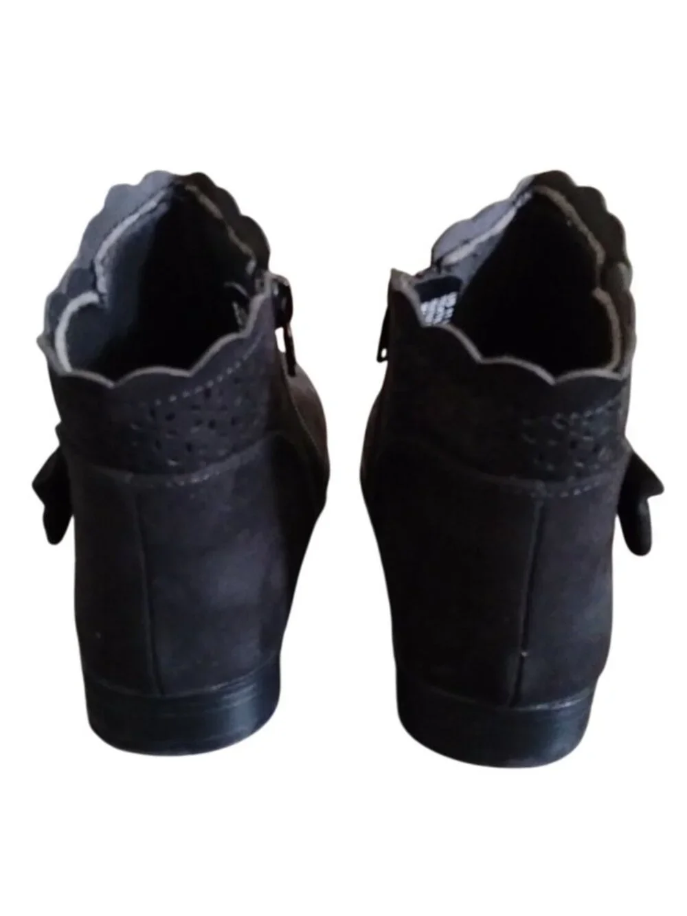 Lselom Girls Size 11 Boots Ankle Black Bow Scalloped Trim Side Zipper Low Heel